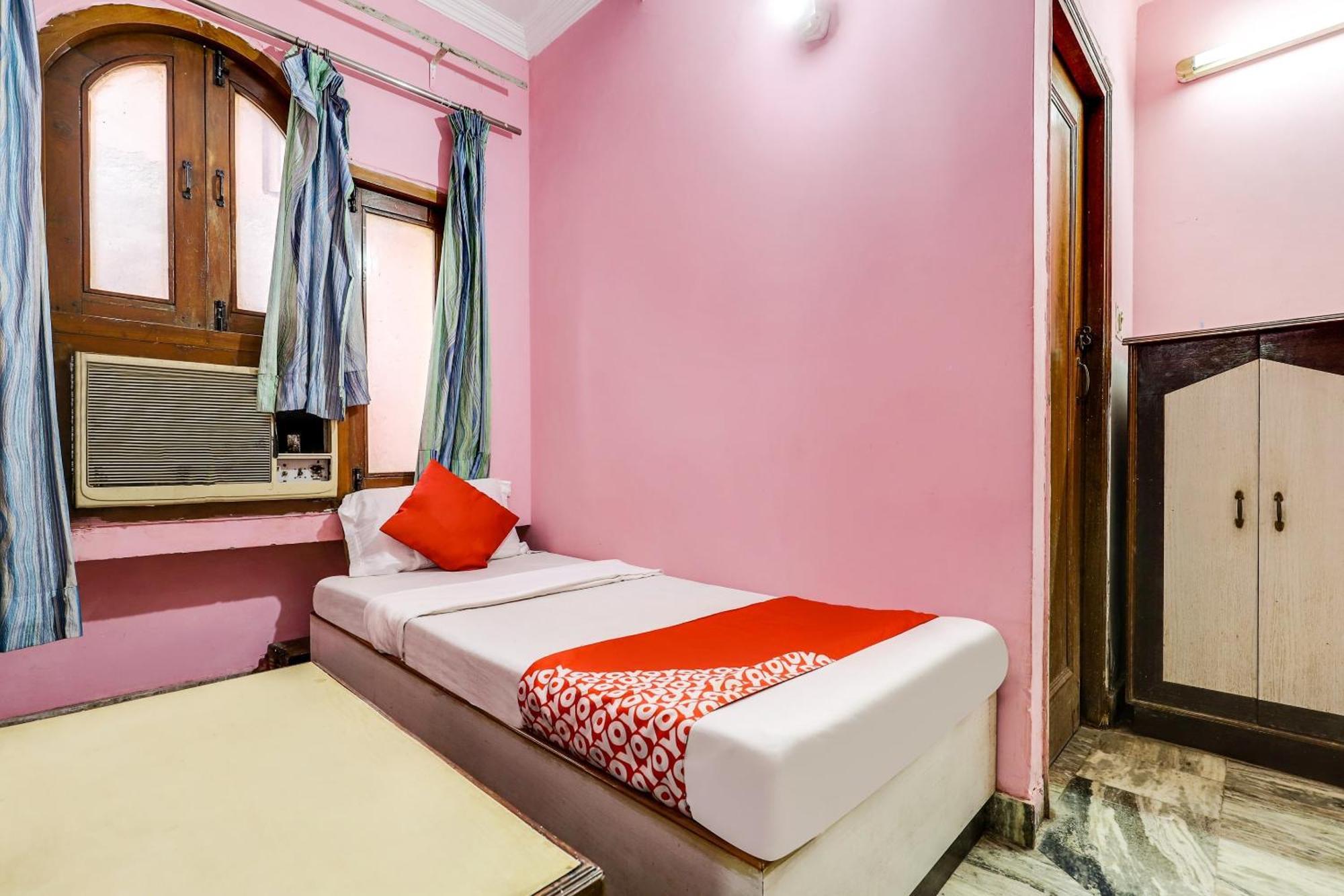 Hotel O Moon Palace Dx Ню Делхи Екстериор снимка