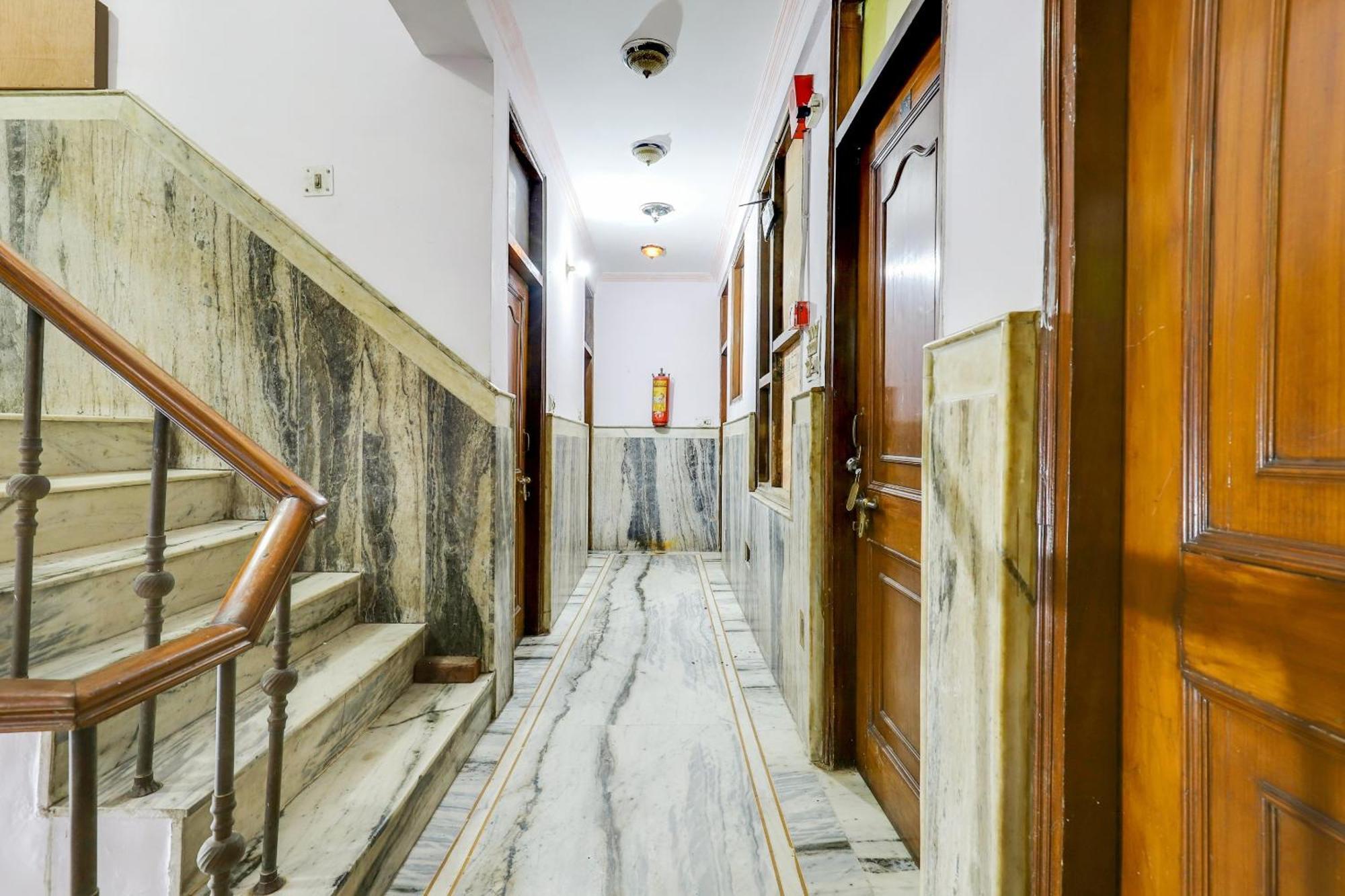Hotel O Moon Palace Dx Ню Делхи Екстериор снимка