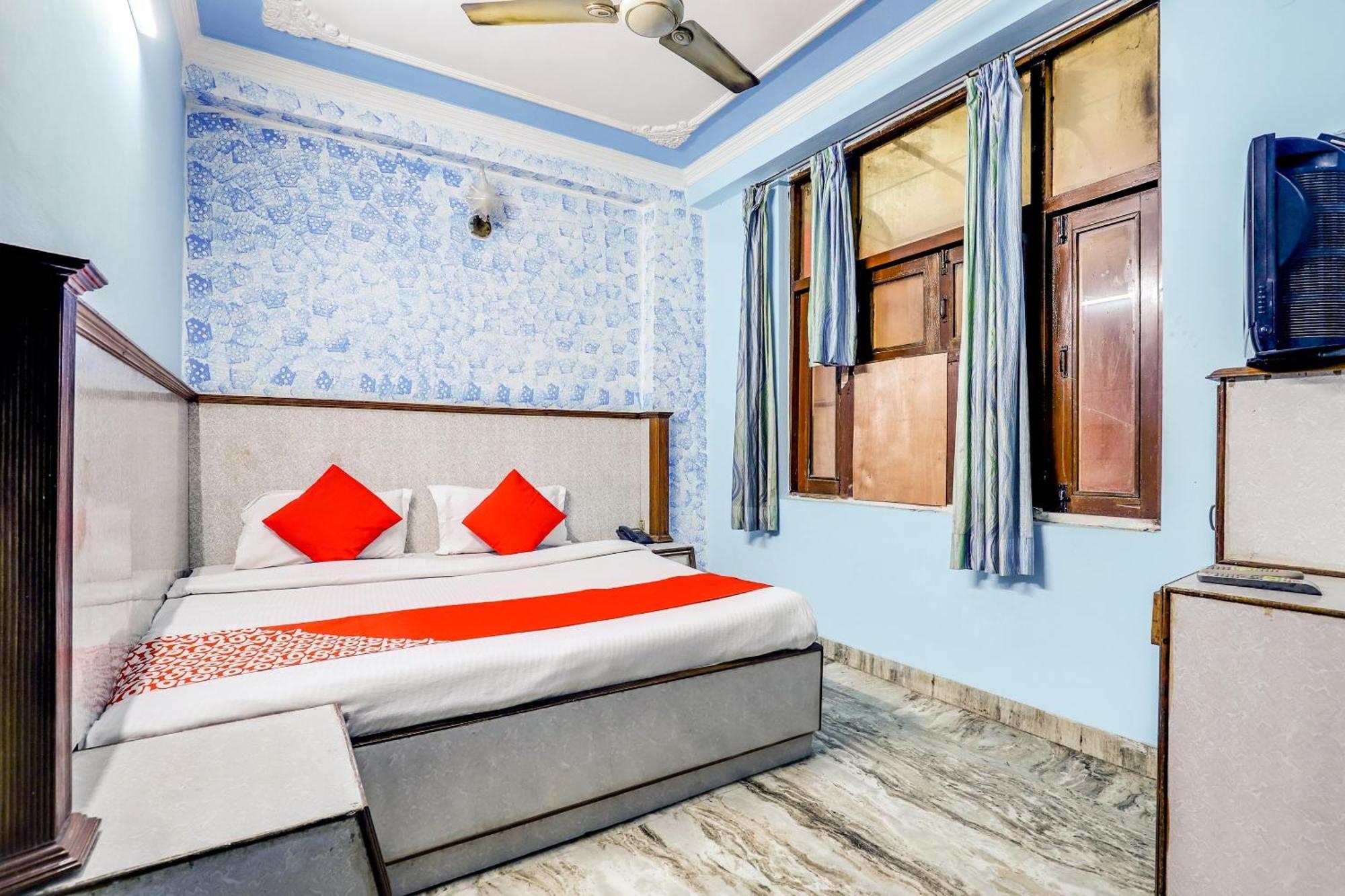 Hotel O Moon Palace Dx Ню Делхи Екстериор снимка